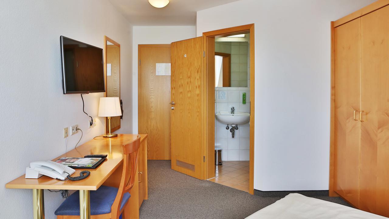 Hotel Alznauer Hof Гомаринген Экстерьер фото